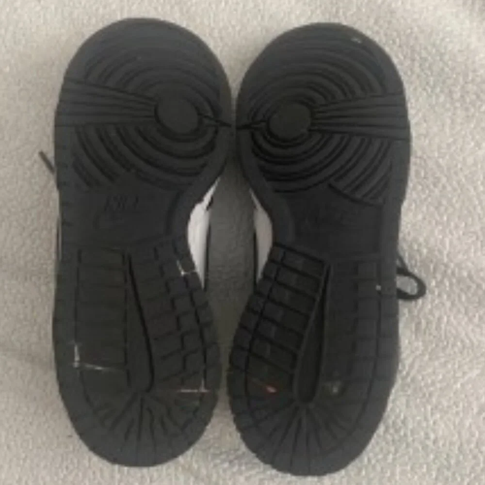 Nike Panda Dunk Low Size 6.5Y - Picture 4 of 5